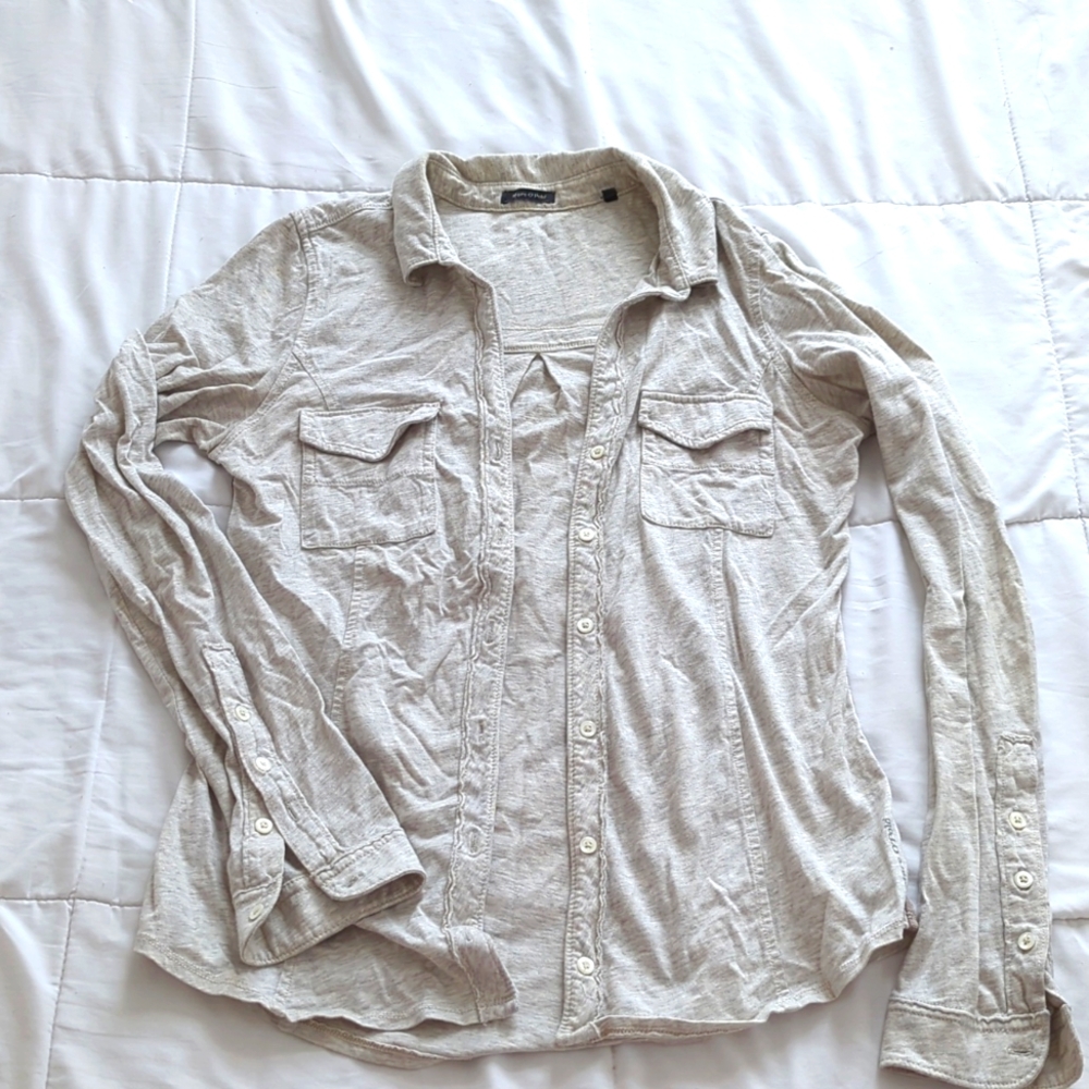 Women fitted button sweater